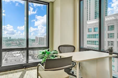 Carr Workplaces Las Olas - Coworking & Office Space