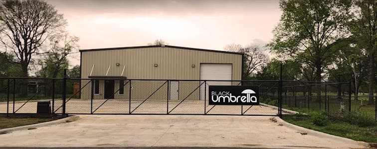 Black Umbrella Studio - Video Production Services - Creative Workspace - Movie Studio - Cyclorama Wall